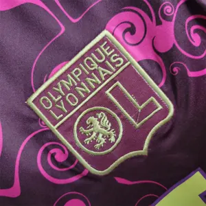 10-11 Lyon red away 7
