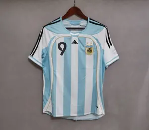 2006 Argentina home 13