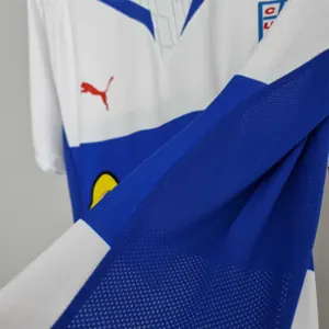 2009 La Católica home 7