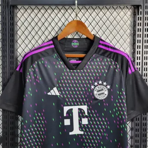 23-24 Bayern away 8