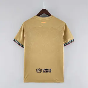 22-23 Barcelona away - 4 3