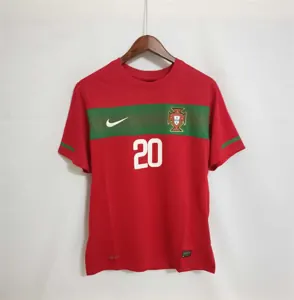 2010 Portugal home red 13