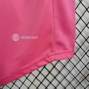 22-23 Women's Wear International Pink Special Edition 1