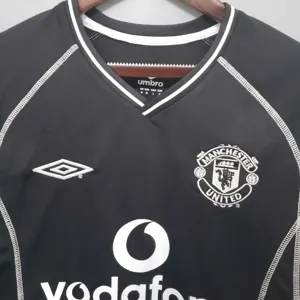 00-02 Manchester United goalkeeper black 4