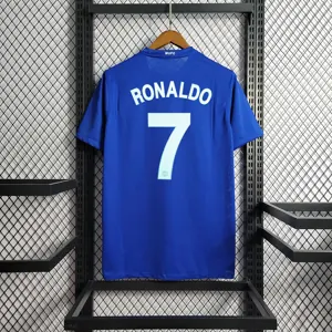 08-09 Manchester United away 10