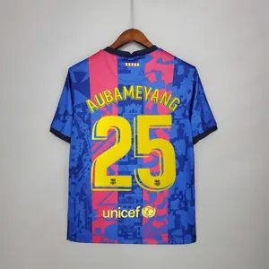 21-22 Barcelona third away 11
