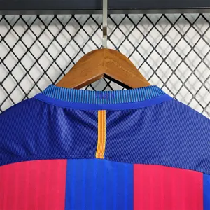 16-17 Barcelona home 3