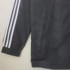 22-23 Manchester United Windbreaker Black 1