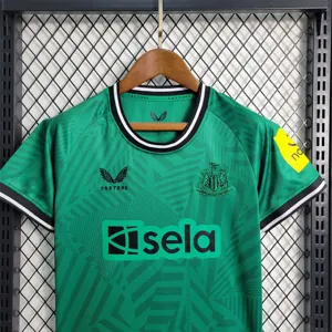 23-24 kids Newcastle away size 16-28 5