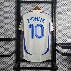2006 France away white 10
