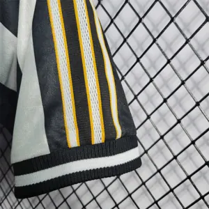 97-99 Newcastle home 6