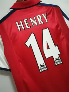 00-01 Arsenal home red 4