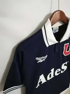 1998 University of Chile home 7