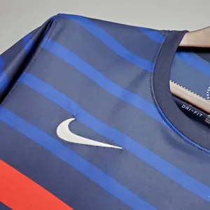 2020 France home 3