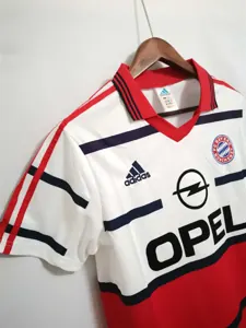 98-01 Bayern Munich away 7