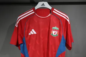 25-26 Liverpool Retro Totem Special Edition Player Version Soccer Shirt AAAAJersey Supplier Yupoo 3