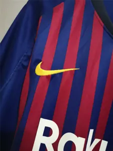 18-19 Barcelona home 7