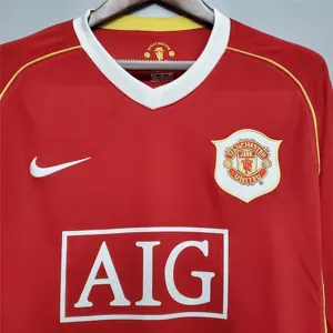 06-07 Manchester United home long sleeve 10