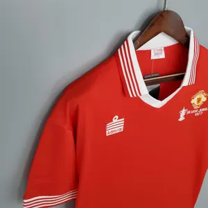 1977 Manchester United home 6