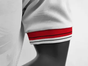 86-88 Manchester United away white 4