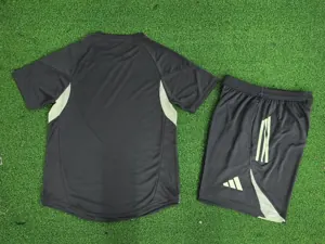 25-26 Real Madrid Training Kid And Aldult Player Version Kits Soccer AAAAJersey Supply Yupoo 2