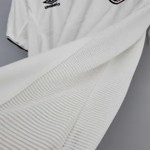 2000 England home 3