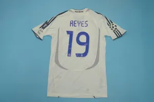 06-07 Real Madrid home white 25