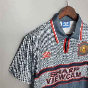 94-96 Manchester United away - 4 7