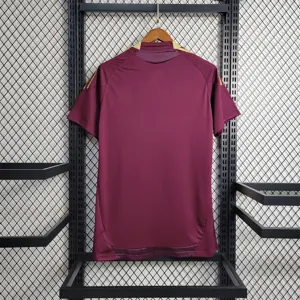 10-11 Lyon red away 1