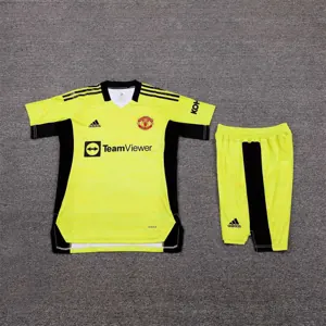 21-22 Manchester United green goalkeeper 1