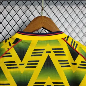 91-93 Arsenal away 6